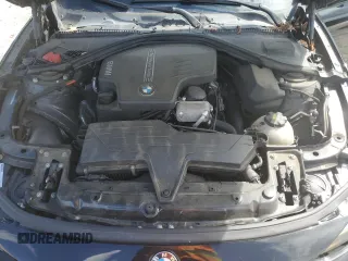 2015 BMW 3 Series 328i xDrive с VIN WBA3B5G50FNS15604, выставлен на аукционе Copart как лот 56861715 с пробегом 129 615 миль миль и Списание • Salvage title. История ставок и продаж доступна на DreamBid. Изображение 11.