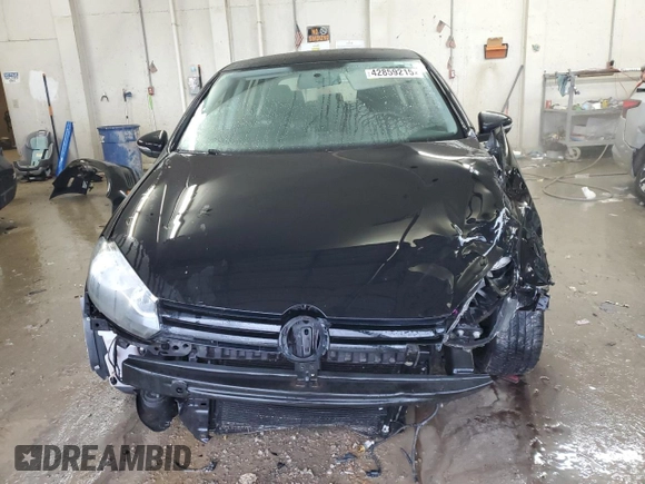 2014 Volkswagen Golf z VIN WVWDB7AJ3EW002468, wystawiony jako Copart lot #42859215 z przebiegiem 79 026 mil mil oraz Szkoda całkowita • Salvage title. Historia ofert i sprzedaży dostępna na DreamBid. Obrazek 5.