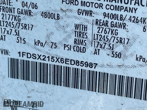 2006 Ford F-250 z VIN 1FDSX215X6ED85987, wystawiony jako IAAI lot #42764950 z przebiegiem 185 352 mil mil oraz . Historia ofert i sprzedaży dostępna na DreamBid. Obrazek 10.