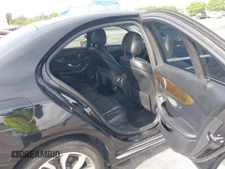 2018 Mercedes-Benz C 300 z VIN 55SWF4KB8JU251817, wystawiony jako IAAI lot #42482900 z przebiegiem 76 248 mil mil oraz . Historia ofert i sprzedaży dostępna na DreamBid. Obrazek 8.