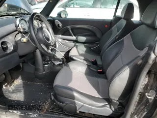 2005 MINI Convertible with VIN WMWRF33485TG11549, listed as a Copart auction lot 87285984 with 58,934 mi miles and Salvage title. Bid and sale history available at DreamBid. Image 7.