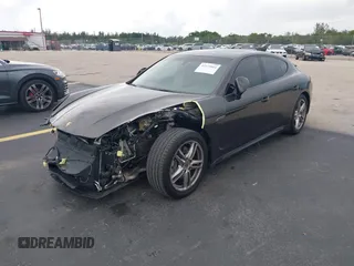 2015 Porsche Panamera 4 с VIN WP0AA2A71FL002436, выставлен на аукционе IAAI как лот 42479904 с пробегом 64 750 миль миль и . История ставок и продаж доступна на DreamBid. Изображение 18.