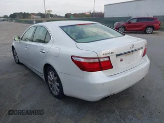 2009 Lexus LS 460 с VIN JTHCL46F095002661, выставлен на аукционе IAAI как лот 41873060 с пробегом 260 882 миль миль и . История ставок и продаж доступна на DreamBid. Изображение 3.