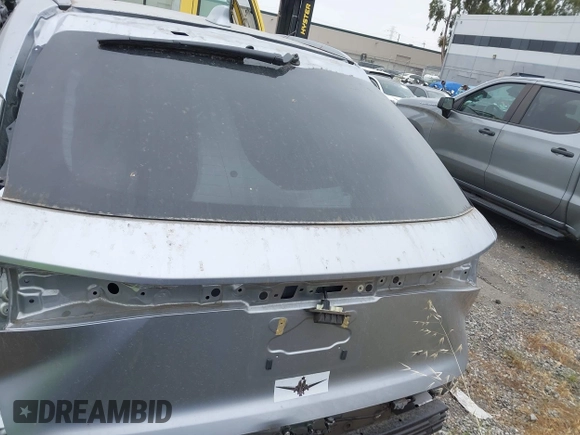 2024 Lexus RX 350 z VIN JTJCHMAA4R2017497, wystawiony jako IAAI lot #42151491 z przebiegiem 17 707 mil mil oraz . Historia ofert i sprzedaży dostępna na DreamBid. Obrazek 17.