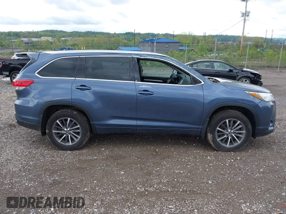 2017 Toyota Highlander XLE with VIN 5TDJZRFH8HS391841, listed as a IAAI auction lot 42170249 with 93,362 mi miles and . Bid and sale history available at DreamBid. Image 13.