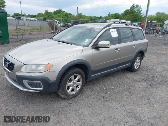 2008 Volvo XC70 z VIN YV4BZ982781035503, wystawiony jako IAAI lot #41821312 z przebiegiem 135 389 mil mil oraz . Historia ofert i sprzedaży dostępna na DreamBid. Obrazek 2.