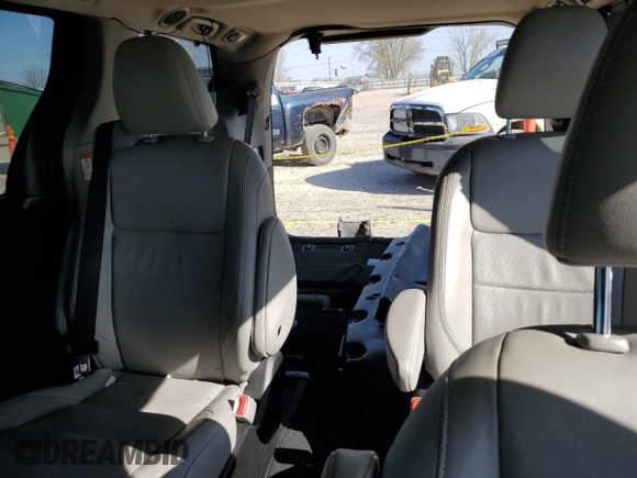 2018 Toyota Sienna XLE Auto Access Seat with VIN 5TDYZ3DC2JS930768, listed as a Copart auction lot 52964115 with 121,191 mi miles and Salvage Title. Bid and sale history available at DreamBid. Image 10.