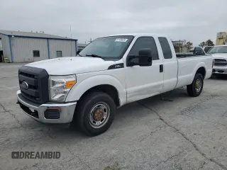 2013 Ford F-250 XL z VIN 1FT7X2A64DEB17792, wystawiony jako Copart lot #51159425 z przebiegiem 246 495 mil mil oraz Czysty tytuł • Clean title. Historia ofert i sprzedaży dostępna na DreamBid. Obrazek 1.
