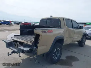 2018 Toyota Tacoma SR with VIN 3TMCZ5AN6JM153006, listed as a IAAI auction lot 41662705 with 176,659 mi miles. Bid and sale history available at carsss.com. Image 4.
