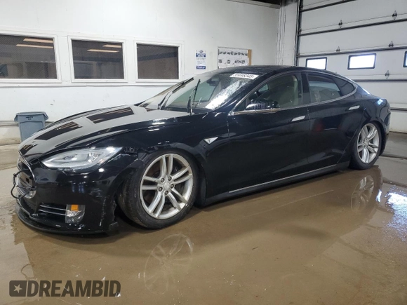 2013 Tesla Model S with VIN 5YJSA1CG1DFP03666, listed as a Copart auction lot 55698345 with 72,592 mi miles and Clean Title. Bid and sale history available at DreamBid. Image 1.
