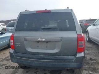 2011 Jeep Patriot Sport with VIN 1J4NF1GB9BD202472, listed as a IAAI auction lot 41923467 with 139,727 mi miles. Bid and sale history available at carsss.com. Image 17.