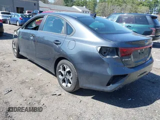 2021 Kia Forte LXS z VIN 3KPF24AD2ME334010, wystawiony jako IAAI lot #42067027 z przebiegiem 76 325 mil mil oraz . Historia ofert i sprzedaży dostępna na DreamBid. Obrazek 3.