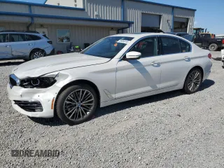 2018 BMW 5 Series 540i z VIN WBAJE5C52JWA97694, wystawiony jako Copart lot #58089145 z przebiegiem Nie podano mil oraz Szkoda całkowita • Salvage title. Historia ofert i sprzedaży dostępna na DreamBid. Obrazek 1.