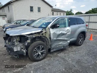 2019 Toyota Highlander LE with VIN 5TDBZRFH3KS975866, listed as a Copart auction lot 60226695 with 68,113 mi miles and Salvage title. Bid and sale history available at DreamBid. Image 1.