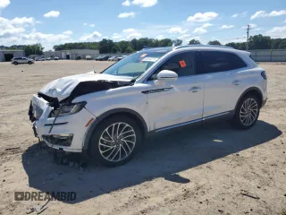 2019 Lincoln Nautilus Reserve with VIN 2LMPJ6LP8KBL40733, listed as a Copart auction lot 58842275 with 39,690 mi miles and Salvage title. Bid and sale history available at DreamBid. Image 1.
