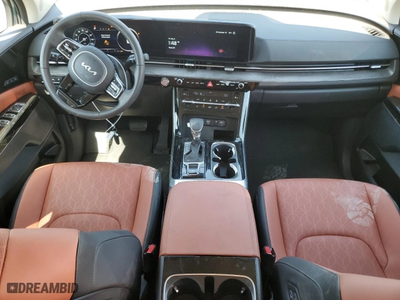 2024 Kia Carnival SX with VIN KNDNE5H32R6402454, listed as a Copart auction lot 70061644 with 7,956 mi miles and Salvage Title. Bid and sale history available at carsss.com. Image 8.