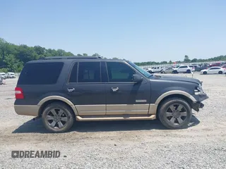 2007 Ford Expedition Eddie Bauer с VIN 1FMFU17507LA39231, выставлен на аукционе IAAI как лот 42293784 с пробегом 274 052 миль миль и . История ставок и продаж доступна на DreamBid. Изображение 13.