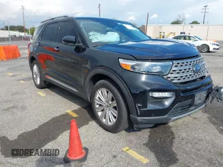 2023 Ford Explorer Limited with VIN 1FMSK7FH5PGA76352, listed as a IAAI auction lot 41752623 with 17,237 mi miles. Bid and sale history available at carsss.com. Image 1.