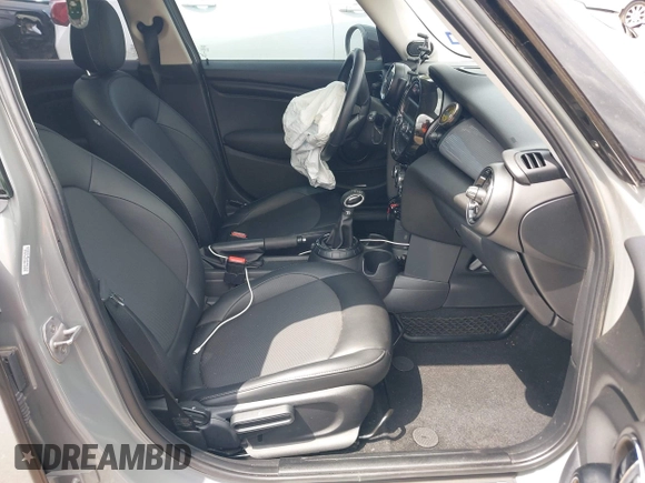 2015 MINI Hardtop 4 Door with VIN WMWXS5C56FT830418, listed as a IAAI auction lot 42132285 with 111,428 mi miles and . Bid and sale history available at DreamBid. Image 5.