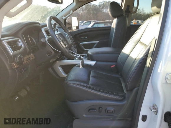 2018 Nissan Titan Pro-4X z VIN 1N6AA1E58JN520184, wystawiony jako Copart lot #88111315 z przebiegiem 93 326 mil mil oraz Szkoda całkowita • Salvage title. Historia ofert i sprzedaży dostępna na DreamBid. Obrazek 7.