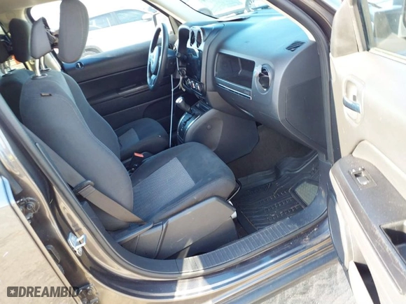 2016 Jeep Patriot Sport with VIN 1C4NJPBA0GD525550, listed as a IAAI auction lot 41685524 with 82,630 mi miles. Bid and sale history available at carsss.com. Image 5.