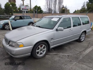 1998 Volvo V70 GLT with VIN YV1LW5678W2507748, listed as a IAAI auction lot 41911506 with 214,463 mi miles. Bid and sale history available at carsss.com. Image 2.