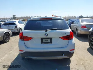 2014 BMW X1 sDrive28i with VIN WBAVM1C5XEVW53725, listed as a IAAI auction lot 41859427 with 181,892 mi miles. Bid and sale history available at carsss.com. Image 17.