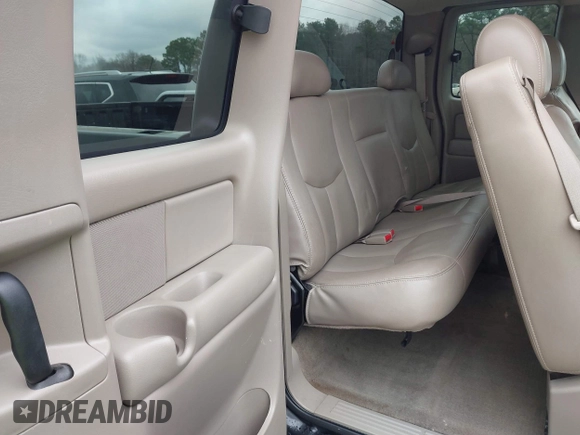 2004 Chevrolet Silverado 1500 with VIN 1GCEK19T14E193948, listed as a IAAI auction lot 41515676 with 188,289 mi miles and . Bid and sale history available at DreamBid. Image 8.