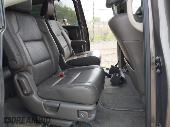2011 Honda Odyssey EX-L with VIN 5FNRL5H68BB100274, listed as a IAAI auction lot 42159787 with 205,616 mi miles and . Bid and sale history available at carsss.com. Image 8.