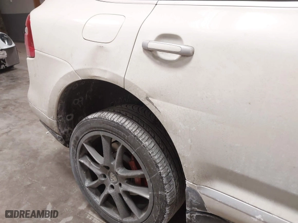 2008 Porsche Cayenne with VIN WP1AA29P88LA11043, listed as a IAAI auction lot 41433208 with 167,750 mi miles. Bid and sale history available at carsss.com. Image 6.