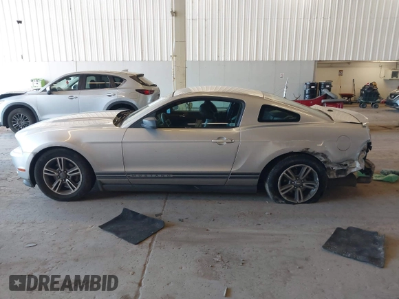 2011 Ford Mustang V6 with VIN 1ZVBP8AM9B5106521, listed as a IAAI auction lot 42041970 with 220,108 mi miles and . Bid and sale history available at DreamBid. Image 15.
