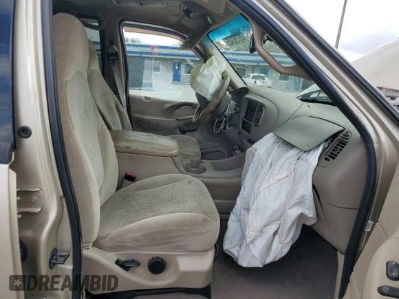 2000 Ford Expedition XLT with VIN 1FMRU1562YLB21052, listed as a Copart auction lot 45756345 with 193,192 mi miles and Salvage Title. Bid and sale history available at carsss.com. Image 7.