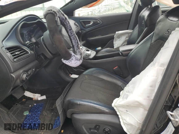 2016 Chrysler 200 S z VIN 1C3CCCBB9GN133054, wystawiony jako Copart lot #57233885 z przebiegiem Nie podano mil oraz Szkoda całkowita • Salvage title. Historia ofert i sprzedaży dostępna na DreamBid. Obrazek 7.