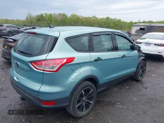 2013 Ford Escape S with VIN 1FMCU0F75DUD00309, listed as a IAAI auction lot 42017289 with 184,026 mi miles. Bid and sale history available at carsss.com. Image 4.
