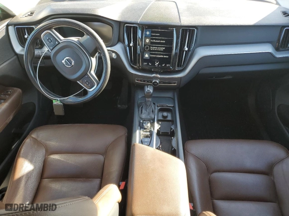 2018 Volvo XC60 Momentum with VIN YV4A22RK8J1084656, listed as a Copart auction lot 88654285 with 51,226 mi miles and Salvage Title. Bid and sale history available at carsss.com. Image 8.