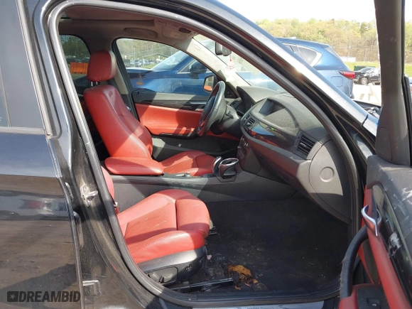 2014 BMW X1 sDrive28i with VIN WBAVM1C51EVW51040, listed as a IAAI auction lot 41956856 with 1 mi miles. Bid and sale history available at carsss.com. Image 5.