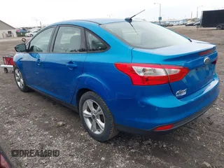 2013 Ford Focus SE with VIN 1FADP3F22DL305081, listed as a IAAI auction lot 41749888 with 117,480 mi miles. Bid and sale history available at carsss.com. Image 3.