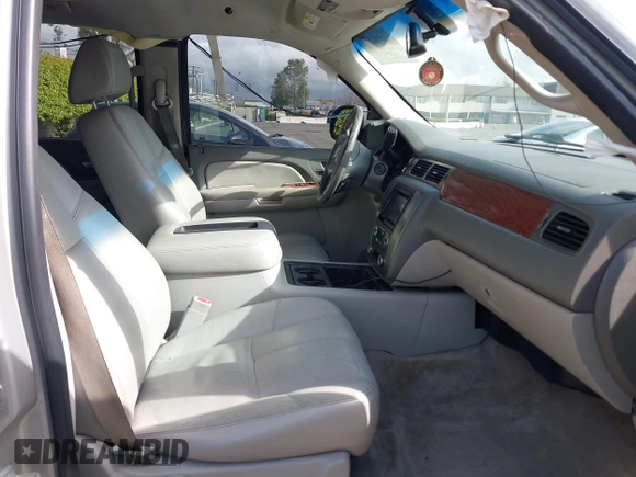 2007 GMC Yukon XL SLT with VIN 1GKFK16337J249607, listed as a IAAI auction lot 41896517 with 233,878 mi miles and . Bid and sale history available at DreamBid. Image 5.