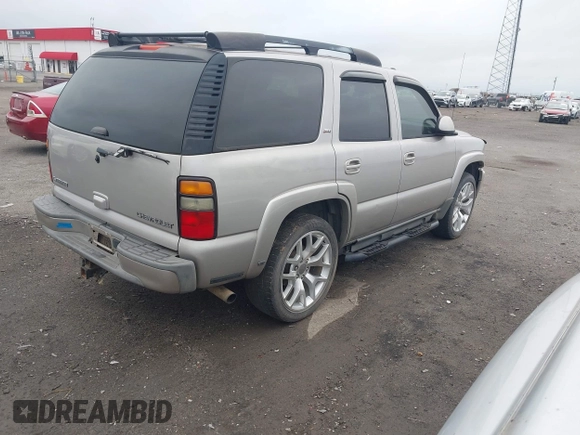 2005 Chevrolet Tahoe Z71 с VIN 1GNEC13T45R250618, выставлен на аукционе IAAI как лот 42678169 с пробегом 273 810 миль миль и . История ставок и продаж доступна на DreamBid. Изображение 4.