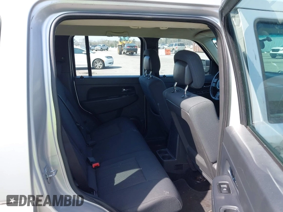 2011 Jeep Liberty Sport Jet with VIN 1J4PN2GK1BW566617, listed as a IAAI auction lot 41789607 with 225,536 mi miles. Bid and sale history available at carsss.com. Image 8.