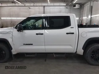 2022 Toyota Tundra SR5 с VIN 5TFLA5DBXNX029202, выставлен на аукционе IAAI как лот 42152386 с пробегом 61 454 миль миль и . История ставок и продаж доступна на DreamBid. Изображение 14.