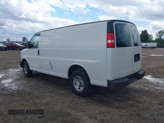 2007 Chevrolet Express Cargo z VIN 1GCGG25V671166439, wystawiony jako IAAI lot #42306135 z przebiegiem 206 336 mil mil oraz . Historia ofert i sprzedaży dostępna na DreamBid. Obrazek 3.