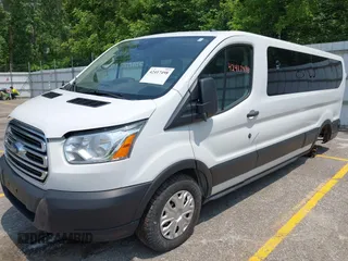 2019 Ford Transit Passenger XL z VIN 1FBZX2YM4KKB64966, wystawiony jako IAAI lot #42417498 z przebiegiem 157 311 mil mil oraz . Historia ofert i sprzedaży dostępna na DreamBid. Obrazek 17.
