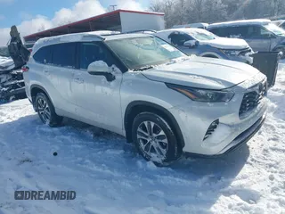 2023 Toyota Highlander L z VIN 5TDKDRBH5PS008770, wystawiony jako IAAI lot #41287960 z przebiegiem 26 822 mil mil oraz . Historia ofert i sprzedaży dostępna na DreamBid. Obrazek 1.