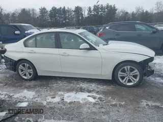 2016 BMW 3 Series 328i xDrive z VIN WBA8E3C58GK502795, wystawiony jako IAAI lot #41452383 z przebiegiem 99 876 mil mil oraz . Historia ofert i sprzedaży dostępna na DreamBid. Obrazek 14.
