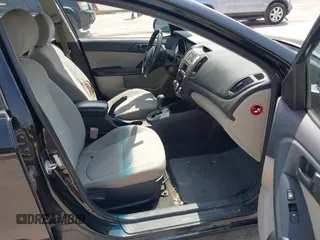 2010 Kia Forte EX z VIN KNAFU4A23A5183255, wystawiony jako IAAI lot #42167893 z przebiegiem 151 474 mil mil oraz . Historia ofert i sprzedaży dostępna na DreamBid. Obrazek 5.