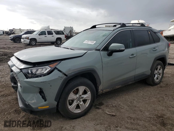 2019 Toyota RAV4 XLE with VIN 2T3W1RFV4KW005960, listed as a Copart auction lot 47477155 with 31,226 mi miles and Salvage Title. Bid and sale history available at carsss.com. Image 1.