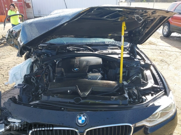 2018 BMW 3 Series 320i with VIN WBA8E1G57JNU89073, listed as a IAAI auction lot 41872759 with Not Provided miles. Bid and sale history available at carsss.com. Image 10.