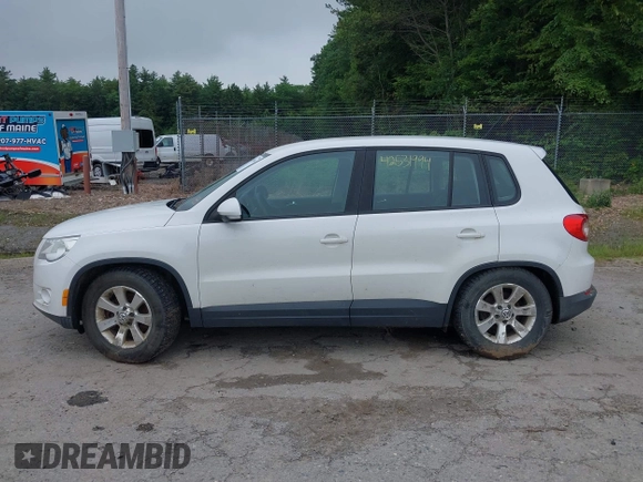 2010 Volkswagen Tiguan S with VIN WVGBV7AX2AW524632, listed as a IAAI auction lot 42531994 with 198,282 mi miles and . Bid and sale history available at DreamBid. Image 11.
