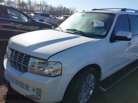 2013 Lincoln Navigator z VIN 5LMJJ2H57DEL08622, wystawiony jako IAAI lot #41759357 z przebiegiem 157 131 mil mil oraz . Historia ofert i sprzedaży dostępna na DreamBid. Obrazek 17.